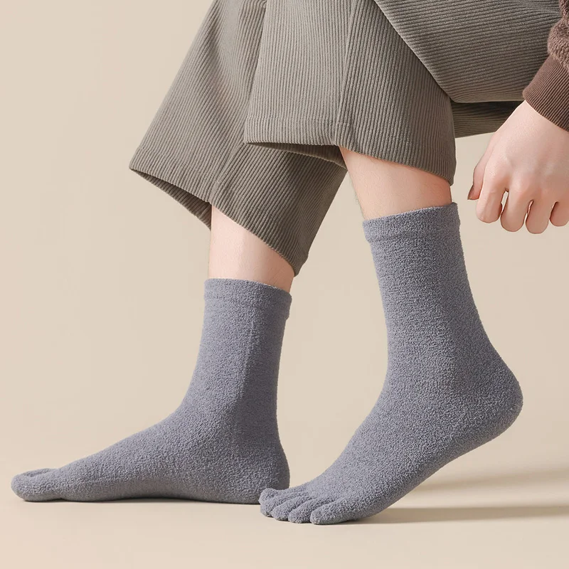 6足入り、厚手のサーマル素材を使用した、指が分かれた靴下。男 - Toe Sock Split のレビューと価格
