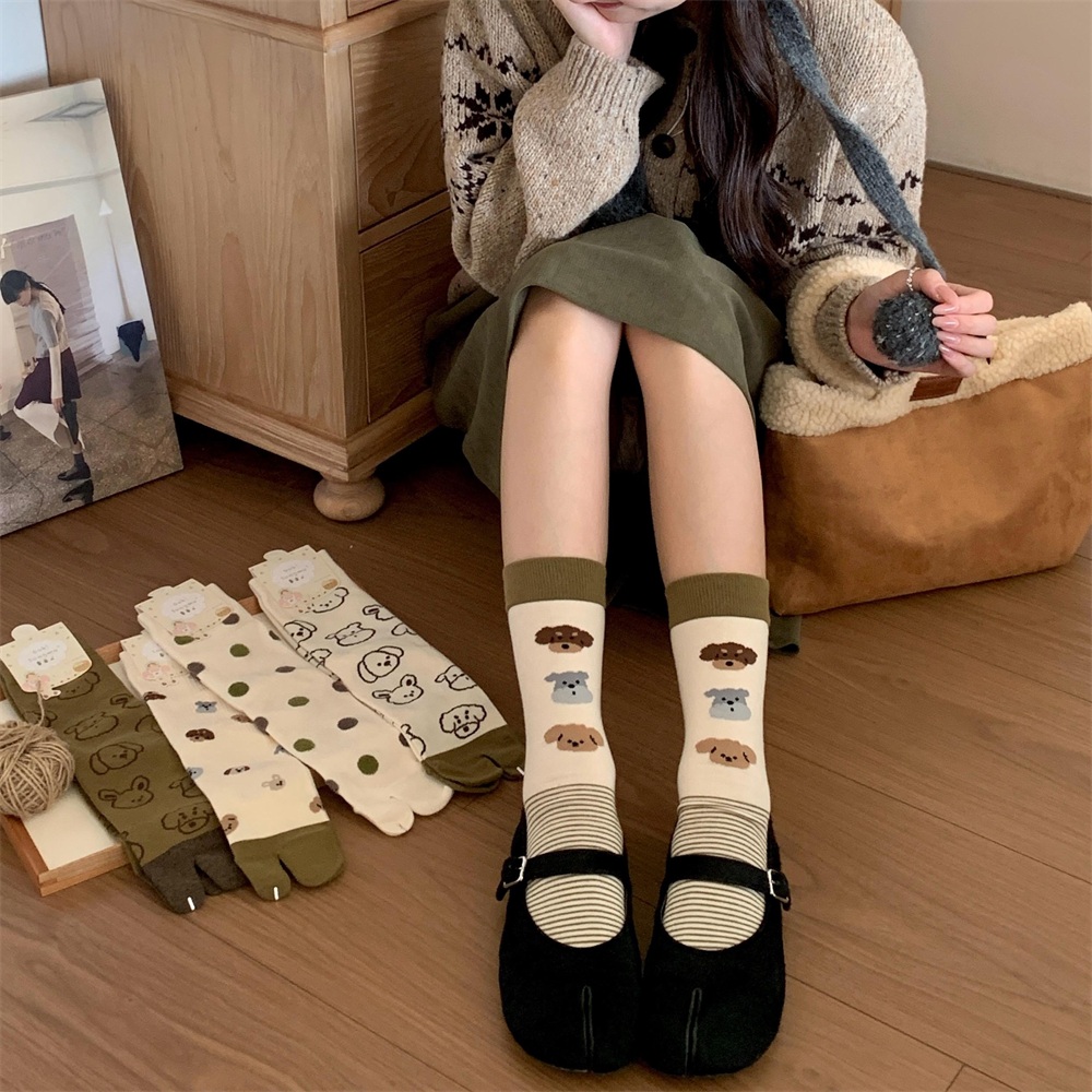 犬のイラスト入り足袋型シームレスミッドカーフソックス、かわい - Toe Sock Split のレビューと価格