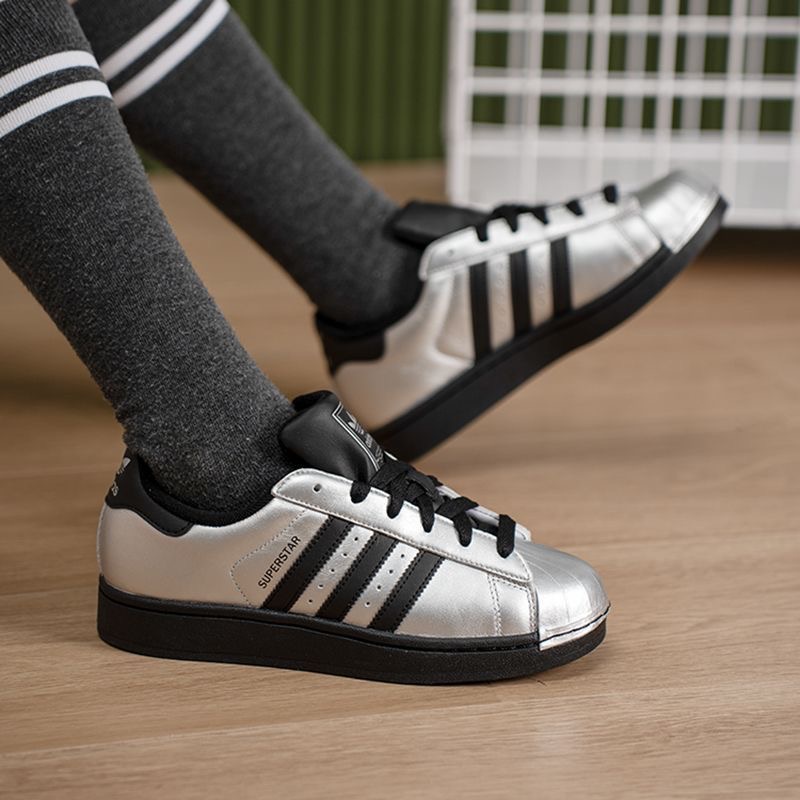アディダス オリジナルス スーパースター 2。快適でフィット - Adidas Shoes Superstar のレビューと価格