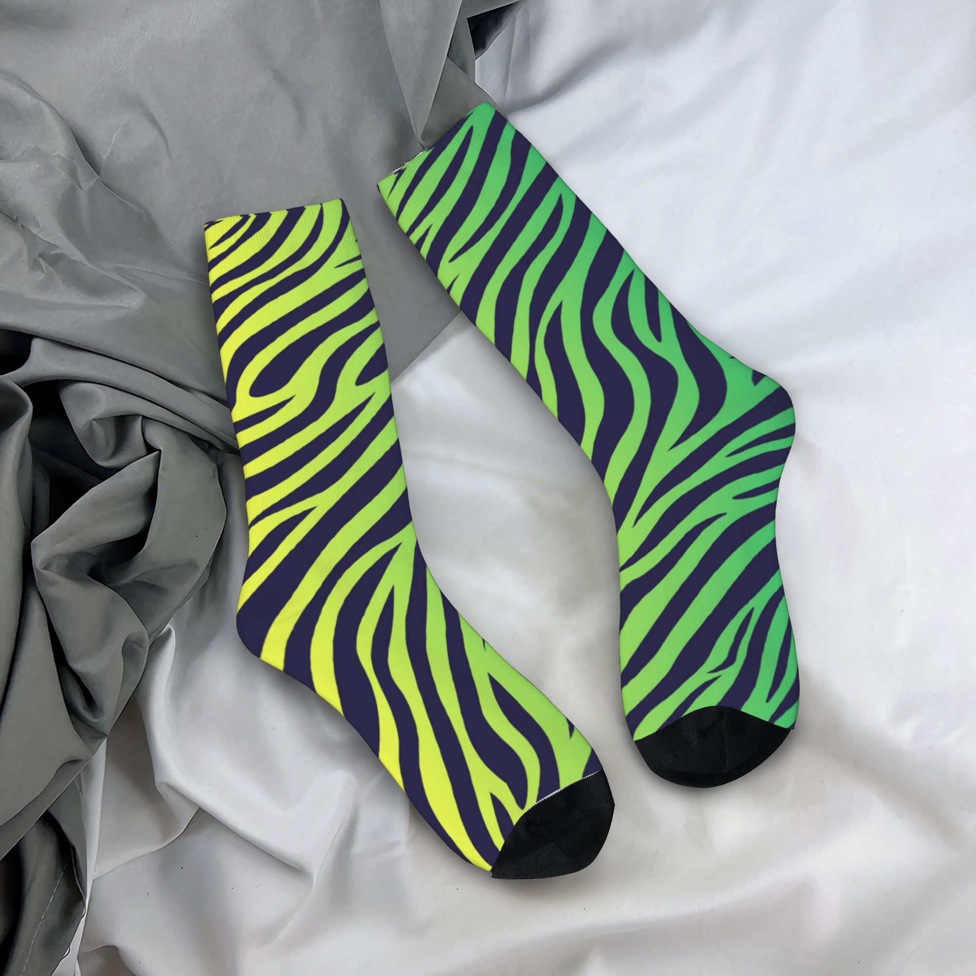 カラフルなタイガーゼブラスキンパターンドレスソックスメンズレ - Dress Sock Men のレビューと価格